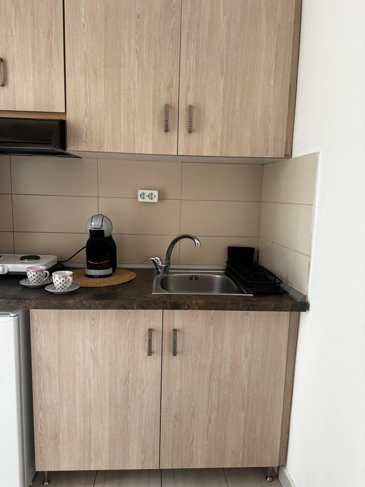 Elena Rooms-Apartments 아스프로발타 외부 사진